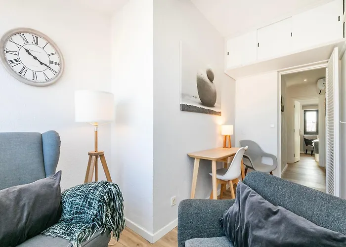 Bright Valadim Apartmán *