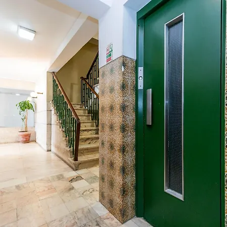 Bright Valadim Apartment *