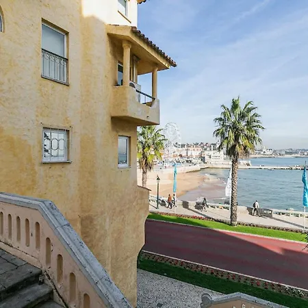 Bright Valadim Apartment